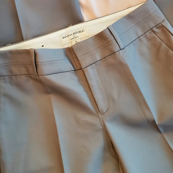 2/$15 [Banana Republic] Grey Martin Fit Flare Pants - Picture 6 of 10